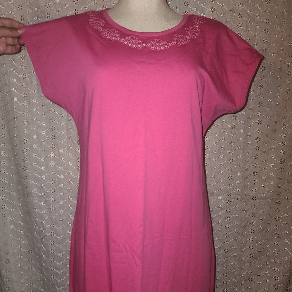 Christopher & Banks Medium T-Shirt Dress Laser Cut Neck/Scalloped Laser Bottom